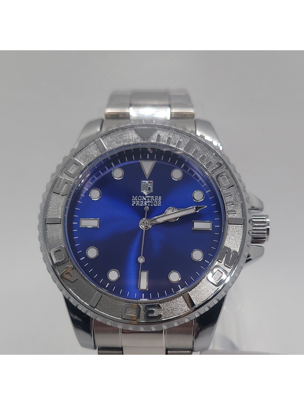 198 montres prestige diver blue dial silver stainless steel water-resistant watc
